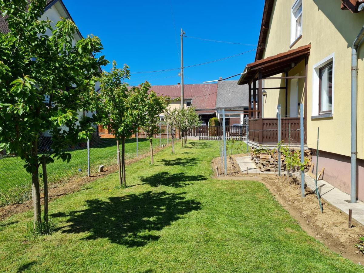 Gyoengyvirag Apartman Lenti Extérieur photo